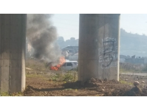 Seyir Halindeki Araç Alev Alev Yandı