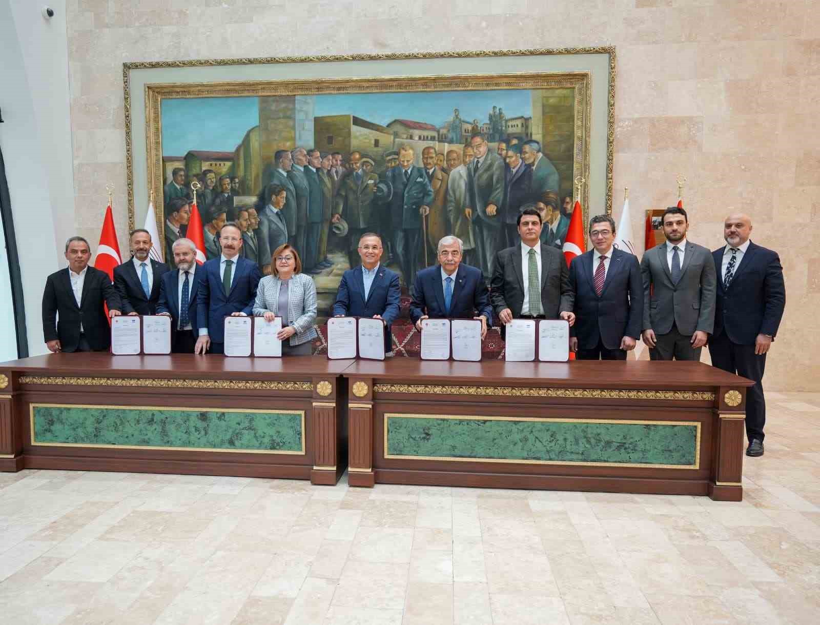 imzalar-kur-an-kursu-icin-atildi