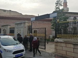 Tuvalette İntihar Girişimi