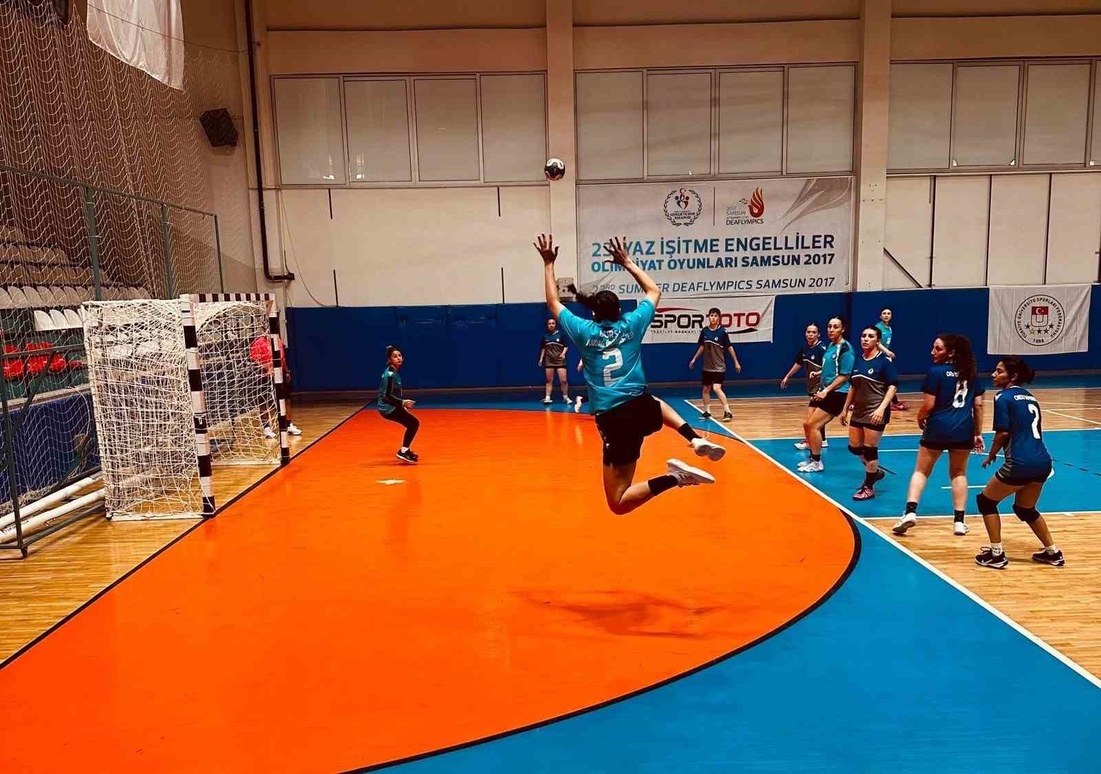 buu-kadin-hentbol-takimi-turkiye-sampiyonu-oldu