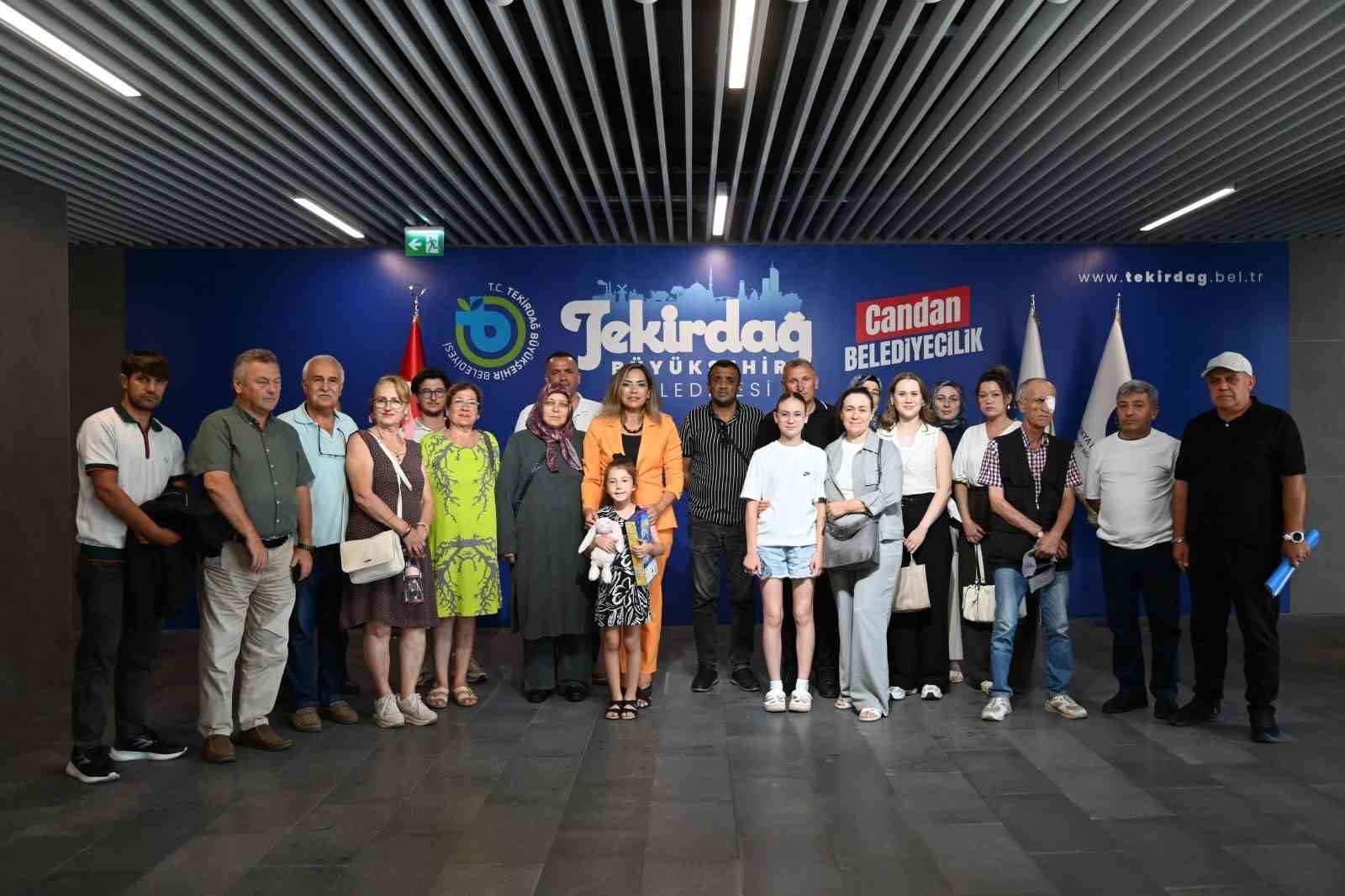 baskan-yuceer-halk-gunu-nde-vatandaslari-dinledi