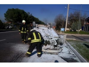 Karayolunda Takla Atan Araç Ters Döndü
