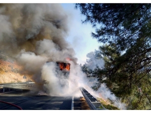 Kuşadası’ndan Marmaris’e Gıda Taşıyan Tır Alev Alev Yandı