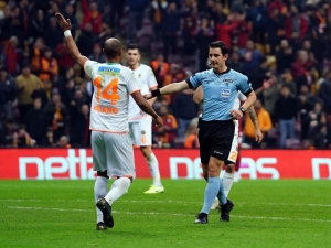 Süper Lig: Galatasaray: 1 - Aytemiz Alanyaspor: 0 (İlk Yarı)