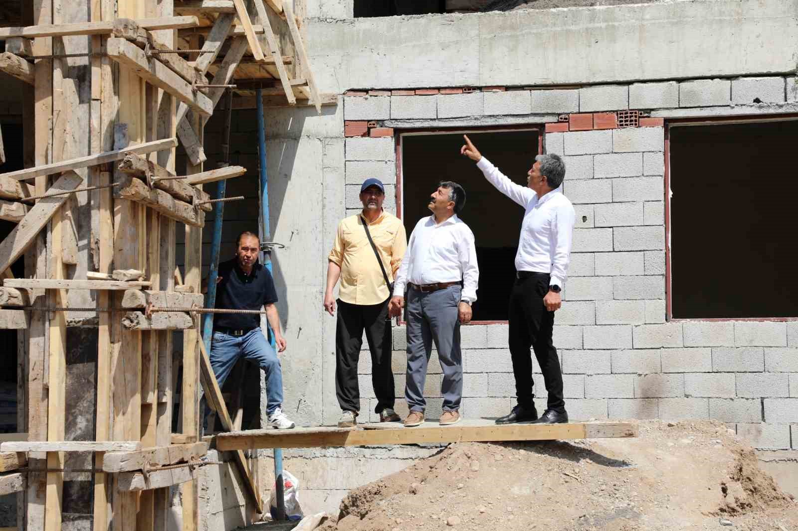 il-milli-egitim-muduru-cakan-yeni-egitim-ogretim-yili-hazirliklarini-hafta-sonunda-da-surdurdu