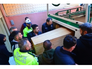 Silahını Temizlerken Kendini Vuran Polisin Cenazesi Alındı