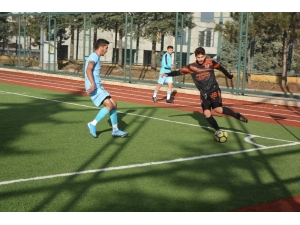 Isparta’da 4 Kırmızı Kartın Çıktığı Maçın Galibi Emrespor Oldu