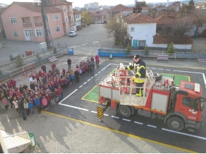 Okulda Deprem Ve Yangın Tatbikatı