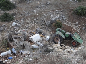 Traktör 20 Metrelik Şarampole Uçtu; 1’i Ağır 2 Yaralı