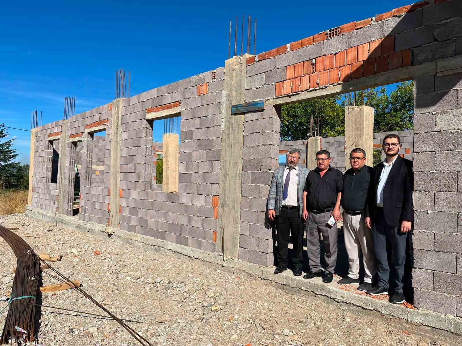 hisarcik-muftusu-demirci-taziye-evi-insaatini-inceledi