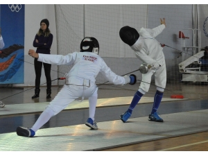 Eskrimde Alt Yaşlar Epe Açık Turnuvası Trabzon’da Yapıldı