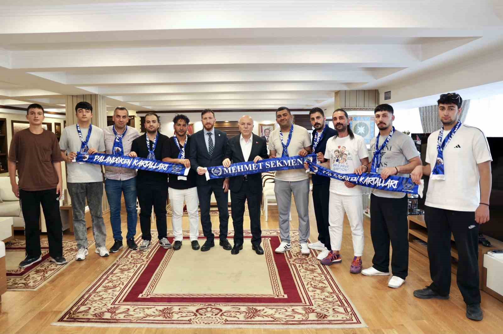 erzurumspor-taraftar-gruplarindan-baskan-sekmen-e-ziyaret