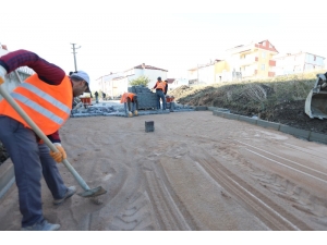 Çayırova’da Sokaklar Parke İle Kaplanıyor