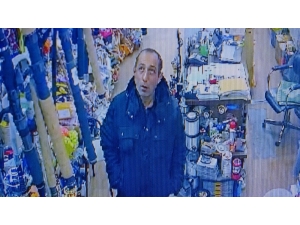 Ceren’in Katilinin ‘Zıpkın’ Çalma Çabaları Kamerada