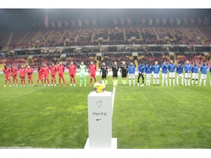 Süper Lig: Kayserispor: 1 - Çaykur Rizespor: 0 (İlk Yarı)