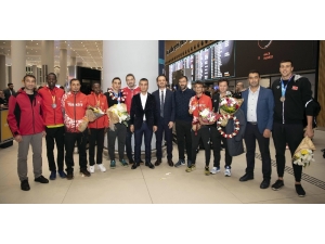 Avrupa’da Derece Elde Eden Milliler Yurda Döndü