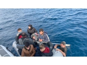 İzmir’de 65 Kaçak Göçmen Yakalandı