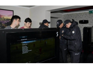 Balıkesir Polisi 16 Aranan Kişiyi Yakaladı