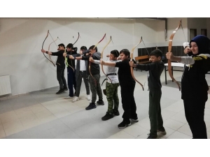Ata Sporu Okçuluğu Öğreniyorlar