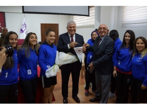 Efeler Belediyesi’nden Amatör Spor Kulüplerine Destek