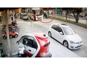 2 Kişinin Yaralandığı Kaza Kamerada