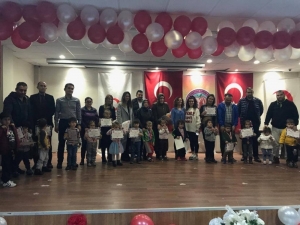 Kızılay’dan Velilere Teşekkür, Miniklere Madalya