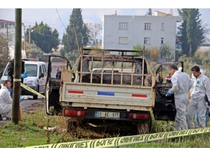 Yanan Kamyonette Küle Dönmüş Erkek Cesedi Bulundu