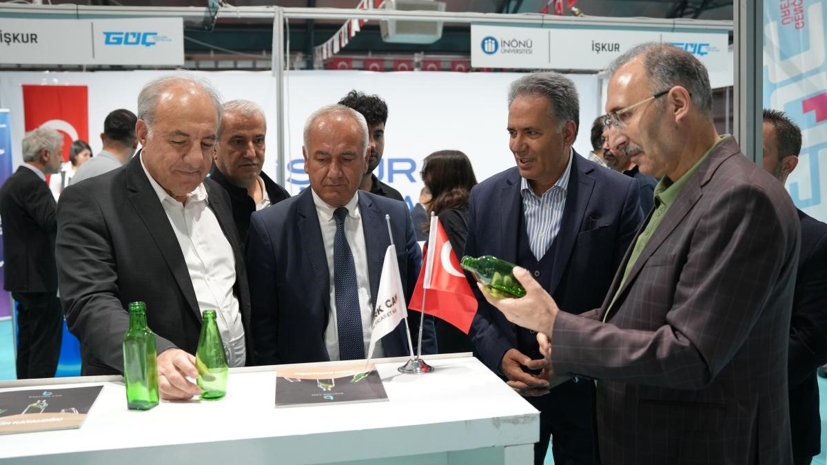 rektorlerden-ipekyolu-kariyer-fuari-na-ziyaret