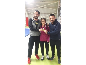 Özmez, Güreşte 46 Kiloda Diyarbakır Şampiyonu Oldu