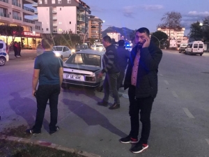 Kazada Lpg Tankı Yerinden Çıkan Otomobile Elinde Sigarayla Müdahale Etti