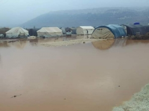 İdlib’teki Kampları Sel Vurdu