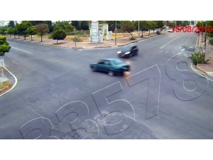 Bu Araçtan Sağ Çıkılmaz Dedirten Kazada İnanılmaz Görüntü