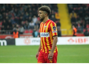 Bilal Başacıkoğlu, Kayserispor’a Veda Etti