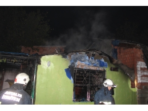 Antalya’da Korkutan Ev Yangını