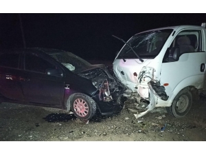 Giresun’da İki Araç Kafa Kafaya Çarpıştı: 5 Yaralı