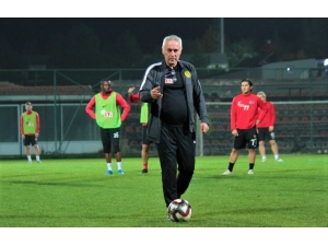 Coşkun Demirbakan: "Birinci Hedefimiz 15. Olmak"