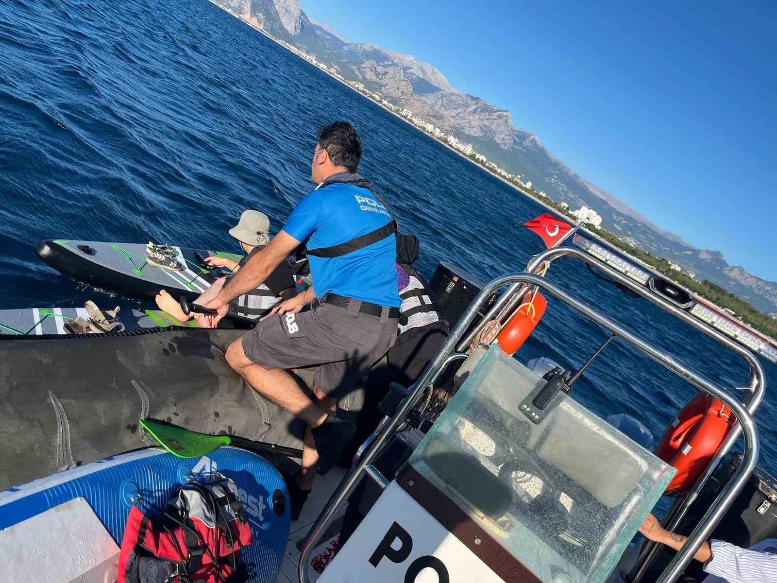 ruzgarla-2-mil-aciga-suruklenen-38-sup-cuyu-deniz-polisi-kurtardi