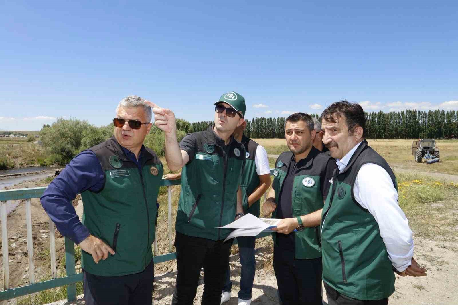 dsi-den-erzurum-da-dev-temizlik-ve-tanzim-mesaisi