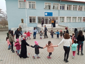 Kyk’lı Öğrencilerden Minik Kardeşlerine Dostluk Eli