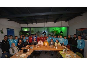 Başkan Hürriyet, “İzmit Belediyespor Gençlerle Güçlü”