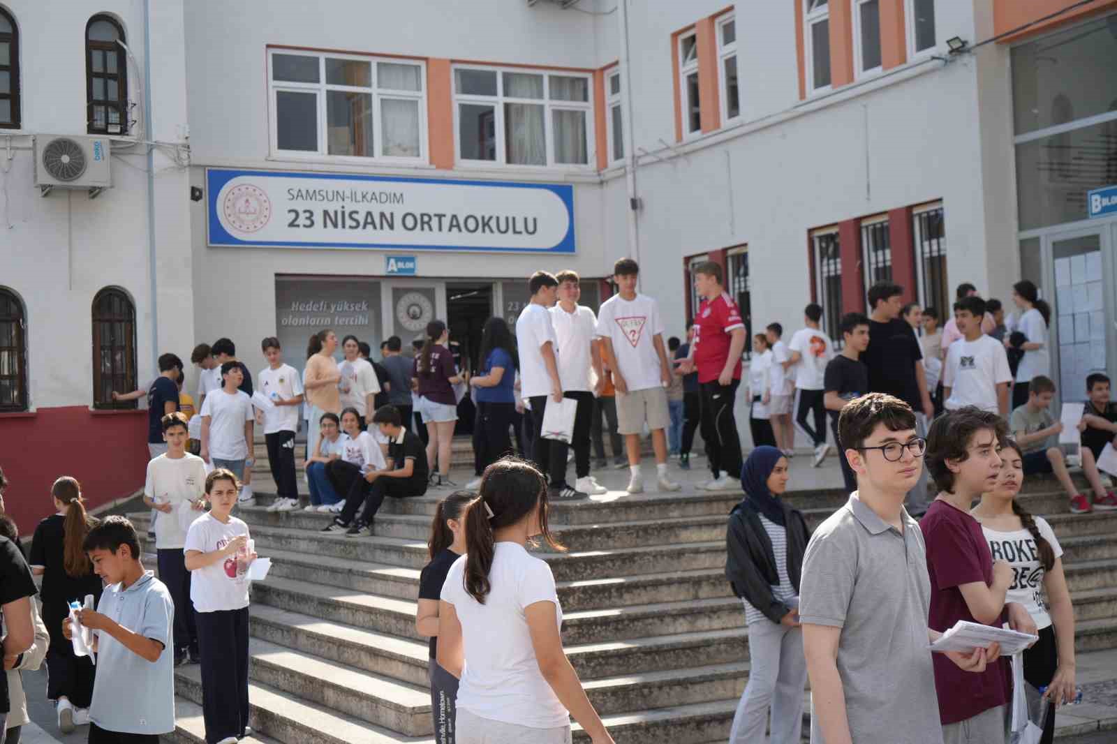 samsun-da-binlerce-ogrencinin-lgs-heyecani