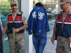 Bahçeye Çöp Dökme Tartışmasında Amcasını Öldüren Genç Kızın Yargılanmasına Başlandı