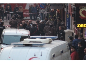 Benzin Bidonu Ve Tüfekle Berber Dükkanını Basan Şahıs 3 Saat Sonra İkna Edildi