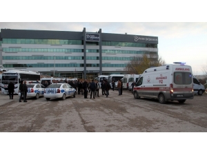 Elazığ’da Mini Terminalde Bıçakla Kavga: 2 Yaralı