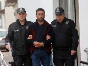 "Çocuğum Ve Kardeşim Kanser" Diyerek Hastanelerde Para Topladı