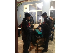 İzmir’de Jandarmadan Huzur Operasyonu: 15 Kişi Yakalandı