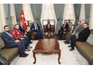 Vali Soytürk Kızılay Genel Başkan Vekili İle Bir Araya Geldi