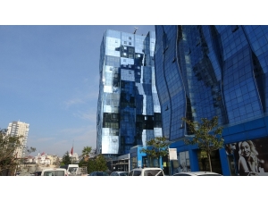 Genç Kadını Döve Döve Öldürdü, Cesedi Bavula Koydu