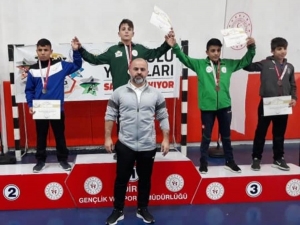 Hendekli Güreşçiler Gururlandırdı