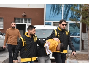 Aksaray’da İş Yeri Ve Oto Hırsızlığına Karışan 3 Kişi Tutuklandı